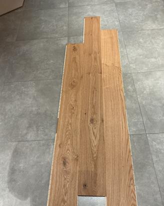 Pavimento in rovere verniciato