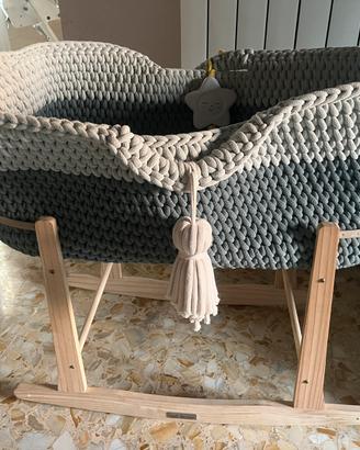 Culla fatta a mano ad uncinetto