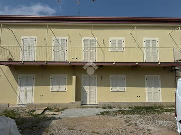 CASA SEMINDIPENDENTE A TRANA