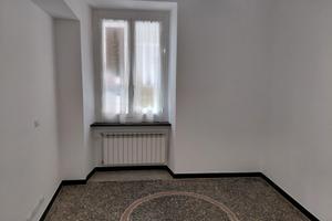 Stanza uso ufficio e servizi