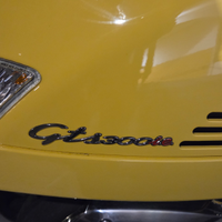Vespa Gts300 i.e gialla