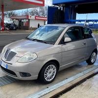 Lancia y