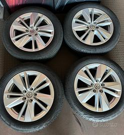 215/55/17 94V kit pneumatici e cerchi Volkswagen