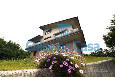 Villa indipendente con terreno a Forino