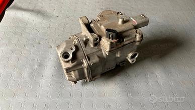 Compressore clima Toyota Yaris Hybrid 042200-0512