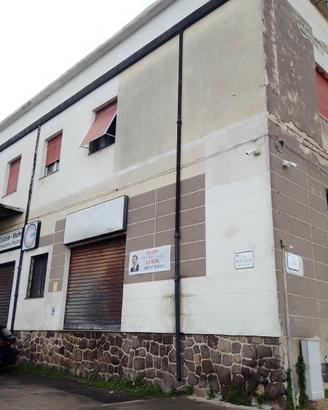 Li Punti - Capannone 2800 mq. più area edificabile