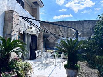 PORZIONE DI BIFAMILIARE A CASANDRINO