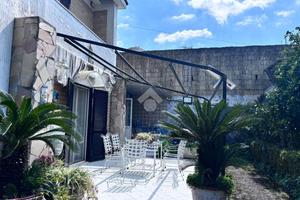 PORZIONE DI BIFAMILIARE A CASANDRINO