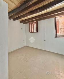 MONOLOCALE A CAGLIARI