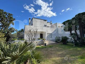 Villetta quadrifamiliare Bari