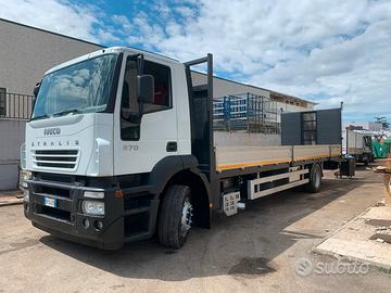 IVECO STRALIS 270 CARRELLONE CON RAMPA