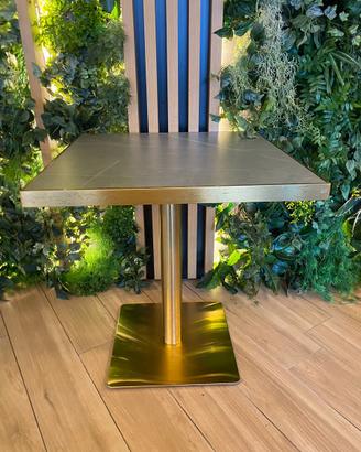 Tavoli design moderni per bar, ristornate o pub