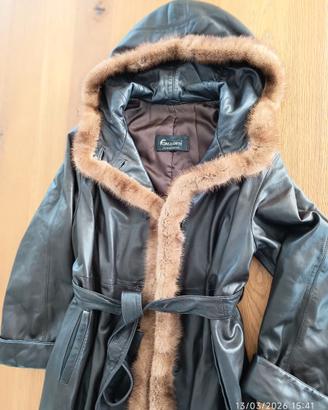 cappotto in pelle con bordatura in visone