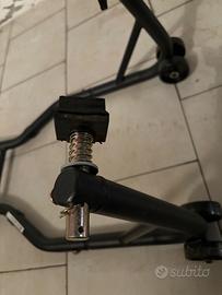 Cavalletto solleva moto per ruota posteriore