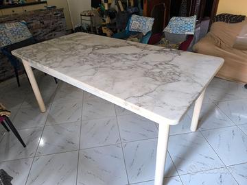 Tavolo in Marmo