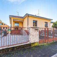 PORZIONE DI BIFAMILIARE A ARESE