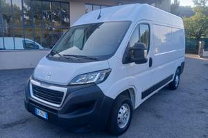 Peugeot Boxer 330 2.2 BlueHDi 140 S&S PC-TN Furgon