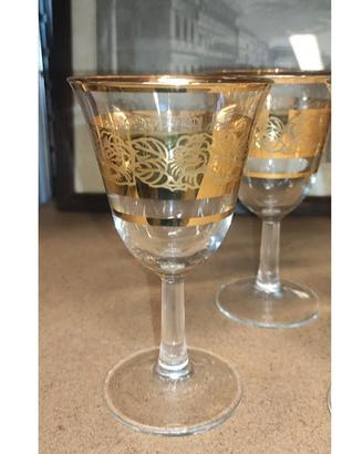 Elegante bicchiere da vino vintage