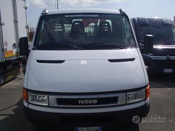 Iveco Daily 35C12 con cassone fisso grù Ferrari 53