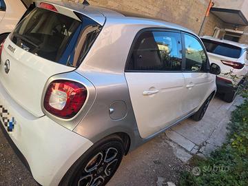 Smart four four bianca