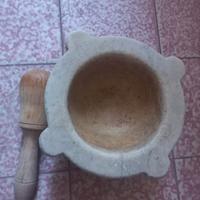 mortaio antico in marmo di carrara