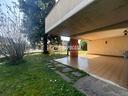 villa-singola-di-ampia-metratura-con-giardino-e-te