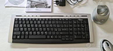 Tastiera e mouse wireless fujitsu COME NUOVI