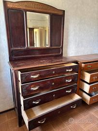 Cassettiera in legno con specchio vintage