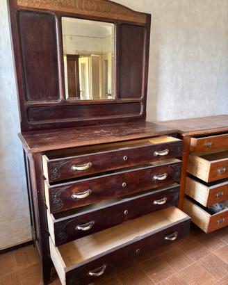Cassettiera in legno con specchio vintage