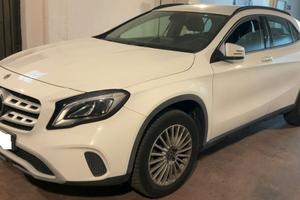 Mercedes GLA 1.6 BENZINA RETROCAMERA NAVI E 6