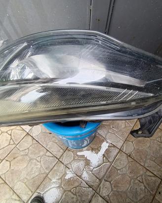 Faro sx opel astra j 2013