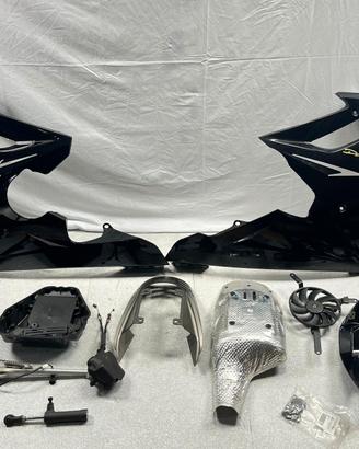 VARIE CARENE E PARTI TRIUMPH DAYTONA 675 2007 2012