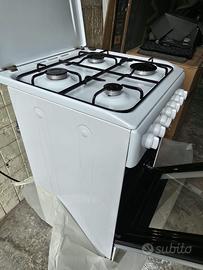 Forno Indesit + Piano cottura 4 fuochi