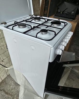 Forno Indesit + Piano cottura 4 fuochi