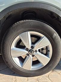 Cerchi 17 volvo xc40 pari al nuovo e gomme all'80%