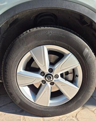 Cerchi 17 volvo xc40 pari al nuovo e gomme all'80%