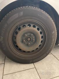 Gomme invernali Golf o similari complete di cerchi