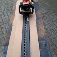 Tagliasiepe con motore a Miscela 