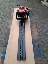 Tagliasiepe con motore a Miscela 