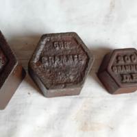 serie da 5  antichi pesi esagonali per bilancia