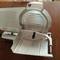 Affettatrice professionale.