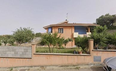 Immobile in asta di 251 m² con più di 5 locali a S