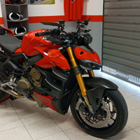 Ducati Streetfighter v4 s