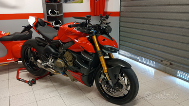 Ducati Streetfighter v4 s