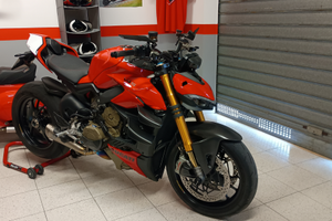 Ducati Streetfighter v4 s