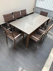 Set tavolo e sedie da giardino