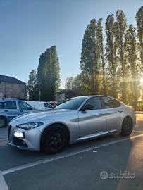 Alfa Romeo Giulia 2.2 150 cv