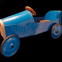Auto a pedali in metallo Bugatti vintage perfetta