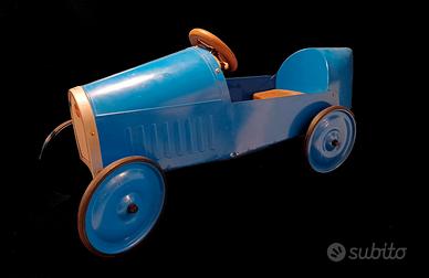 Auto a pedali in metallo Bugatti vintage perfetta