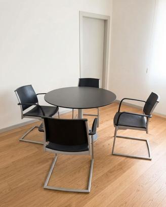Set di tavolo + 4 sedie design